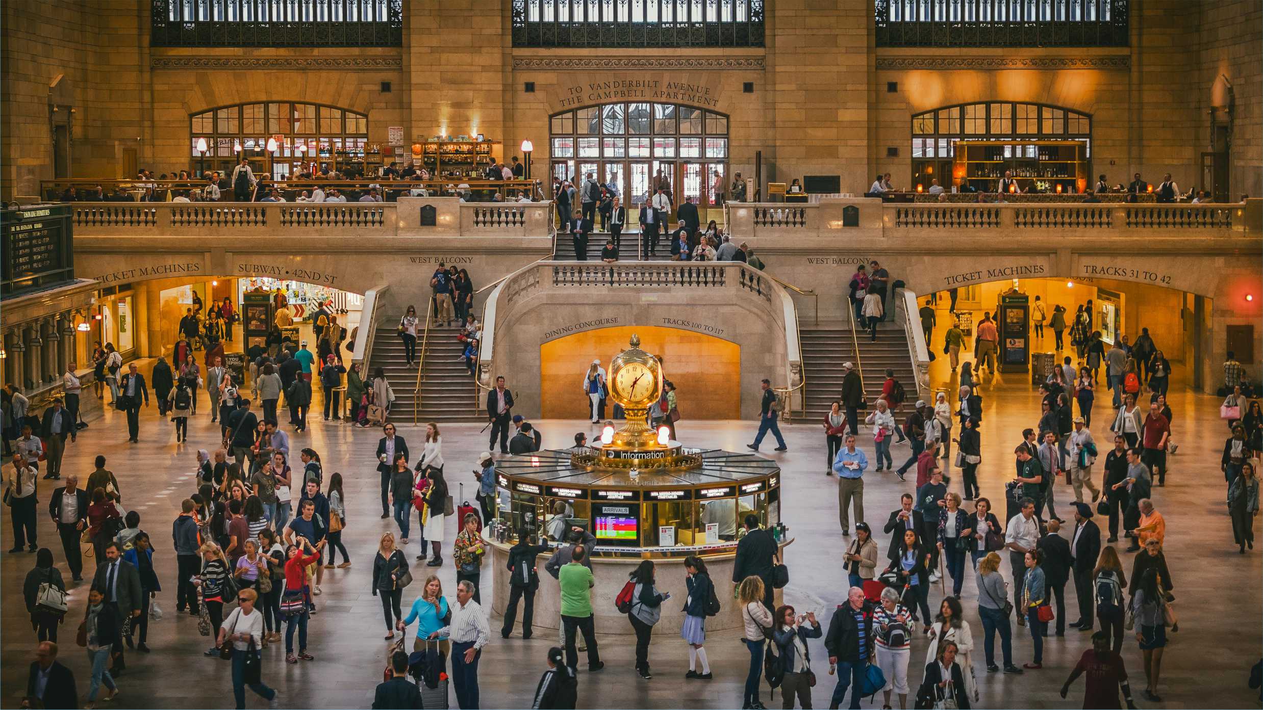 Gambar artikel: Mewujudkan Pelayanan Publik yang Lebih Baik: Sistem Pemerintahan Berbasis Elektronik di Indonesia
