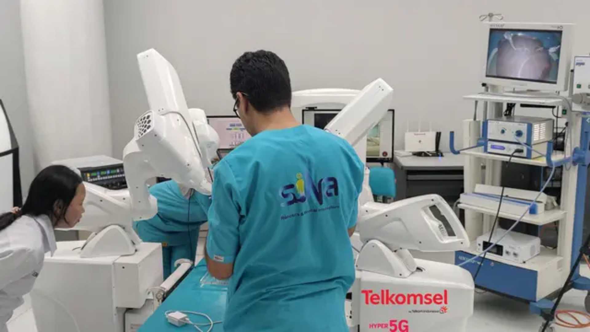 Gambar artikel: Operasi Jarak Jauh Menggunakan Teknologi Robotik 5G Pertama di Indonesia